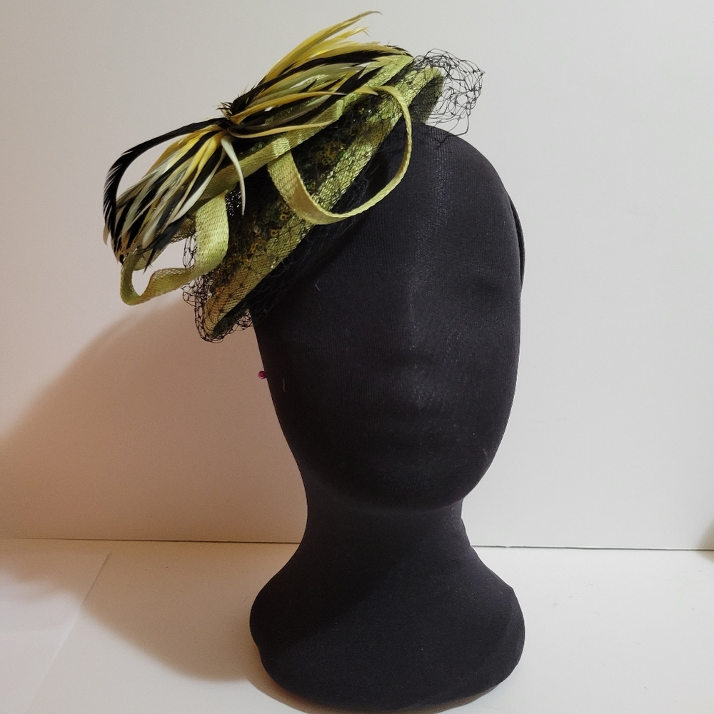 Retro Handcrafted Feather, Sequins And Linen Raff… - image 1